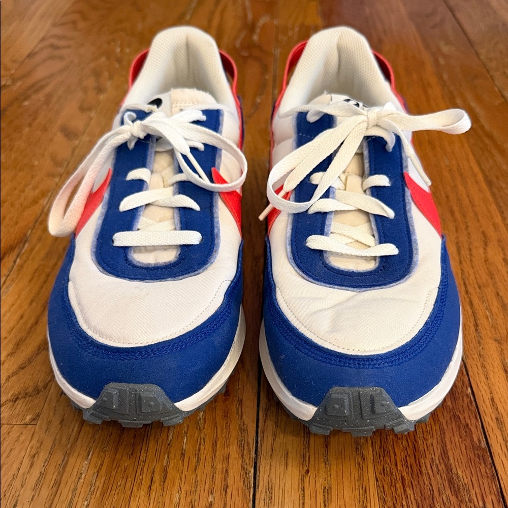 Nike Retro Runner Sneakers in White, Blue & Red - Picture 2 of 6